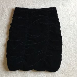 H&M Black Velvet Ruched Mini Skirt 34 US 4